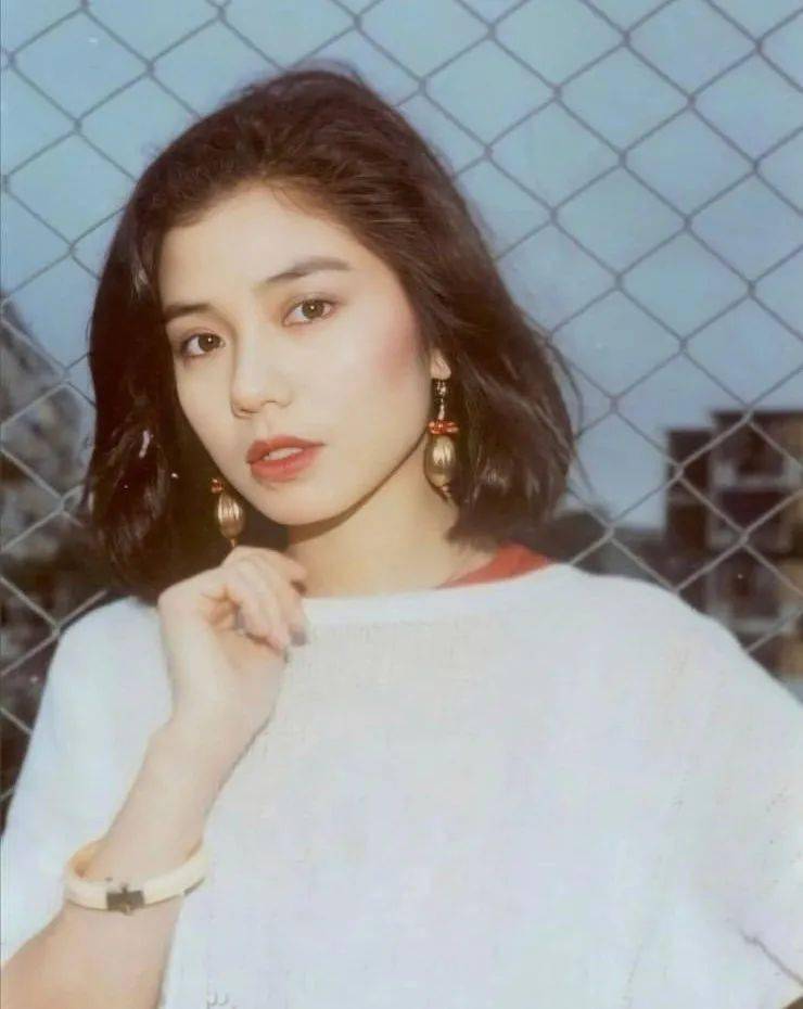 香港女神前50：十位惊艳了时光的港片女神，谁是你心中白月光？