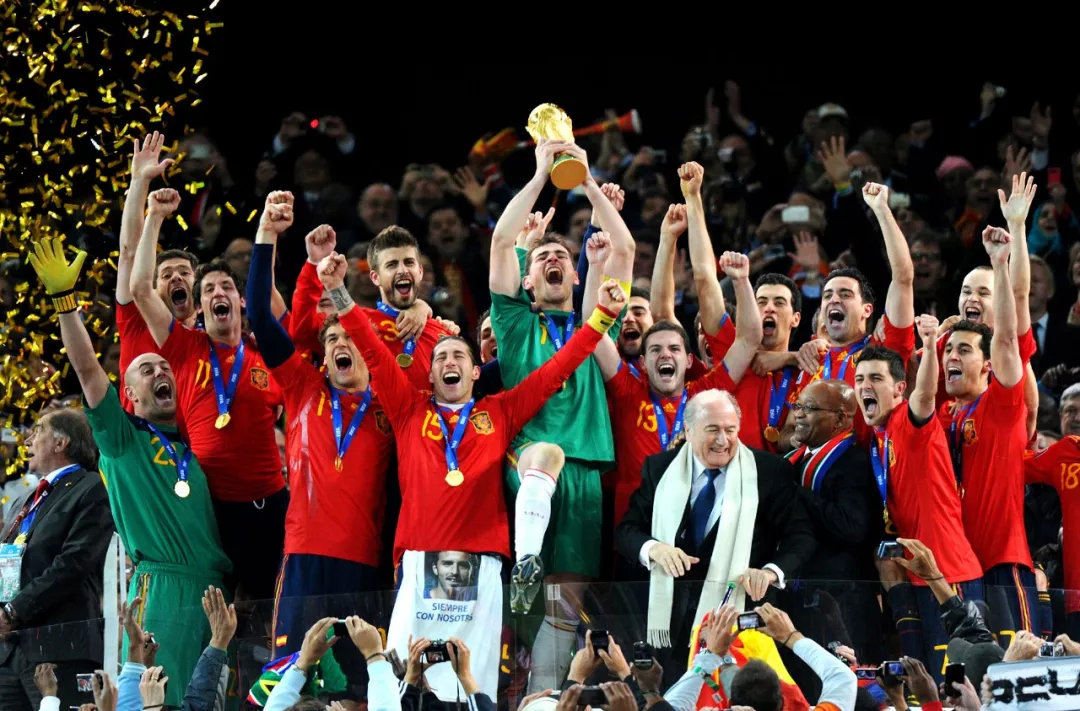 2010年世界杯决赛(9年前举起大力神杯的他们，如今过得怎么样？)