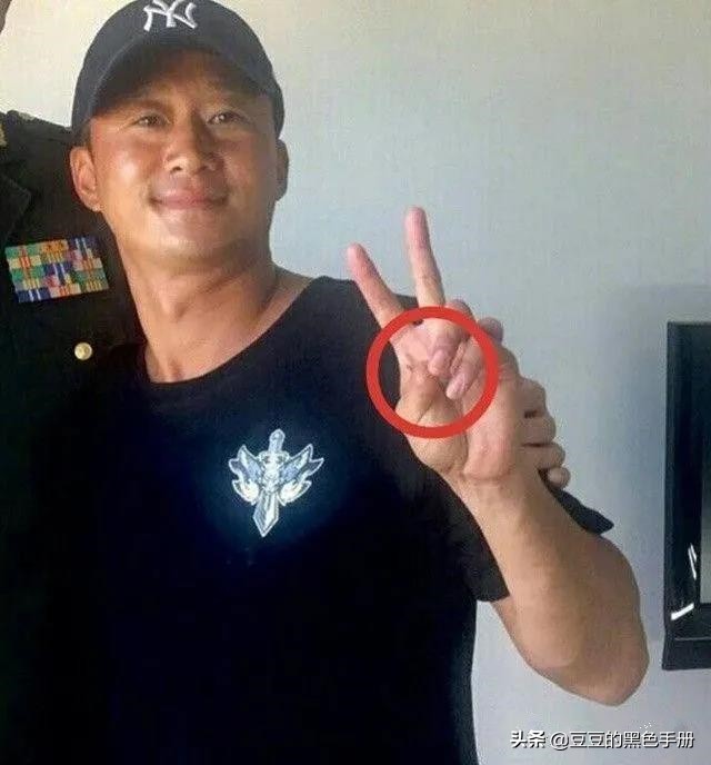 大红大紫前的22年,吴京到底经历了什么?