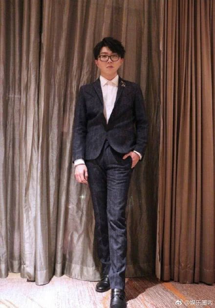 沈腾1米8,毛不易183,雷佳音184,刘烨186,论头大有多不显高!