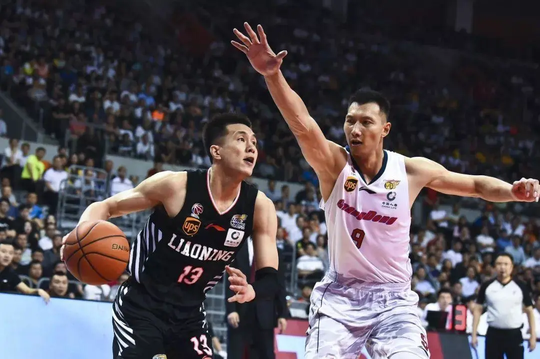 cba球员为什么没去欧洲打球(不打NBA后，阿联和周琦，为何不去欧洲打球？原因和钱有关)