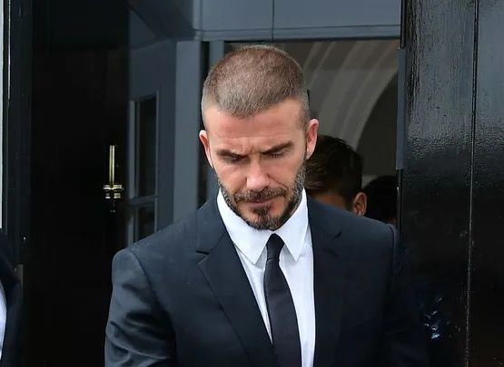 贝克汉姆长发型（贝克汉姆也有驾驭不了的发型，发量很重要，他寸头造型已成历史？）