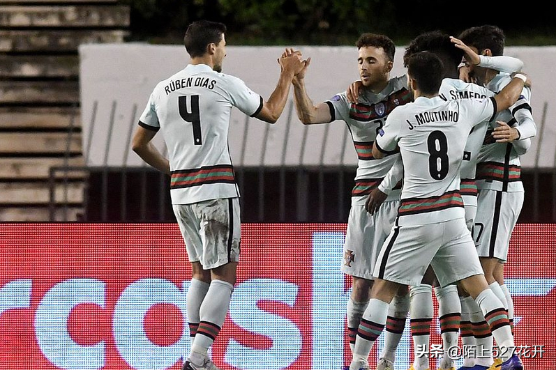 葡萄牙世界杯C罗分组（争议十足！葡萄牙3-2克罗地亚，C罗被吹假摔，若塔手球后助攻）