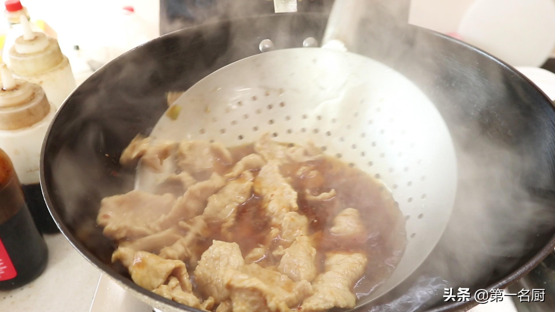 川菜水煮肉片的做法（详细讲解水煮肉片小技巧）
