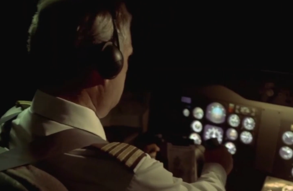 飞机油断机长不着陆，黑匣子的内容让人绝望，美国空难纪录片