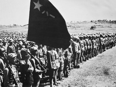 1946年9月,八路军和新四军统一改称中国人民解放军,完成了他们在抗日