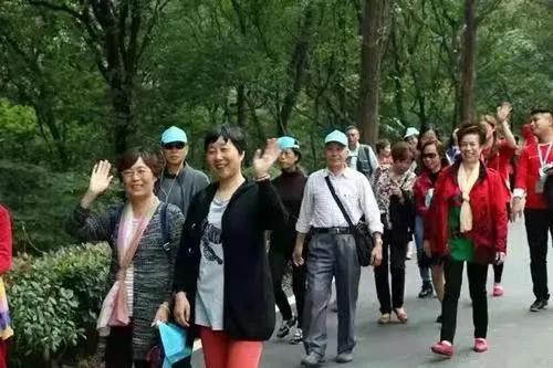 老年人旅行社对年龄有限制吗？75岁以上老年人可以报旅游团吗？
