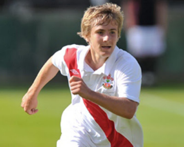 卢克肖在曼联必须成熟起来（战术解析卢克肖的重生：这个不成熟的男孩，被斯特林完全激活）