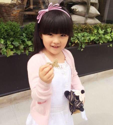 王诗龄从小就是富养的女孩，家境优渥被李湘养成穿衣有品的名媛！