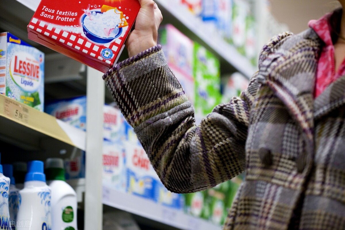 湖北夫妻开便民超市，利用一张“购物卡”，年收益200万，真厉害