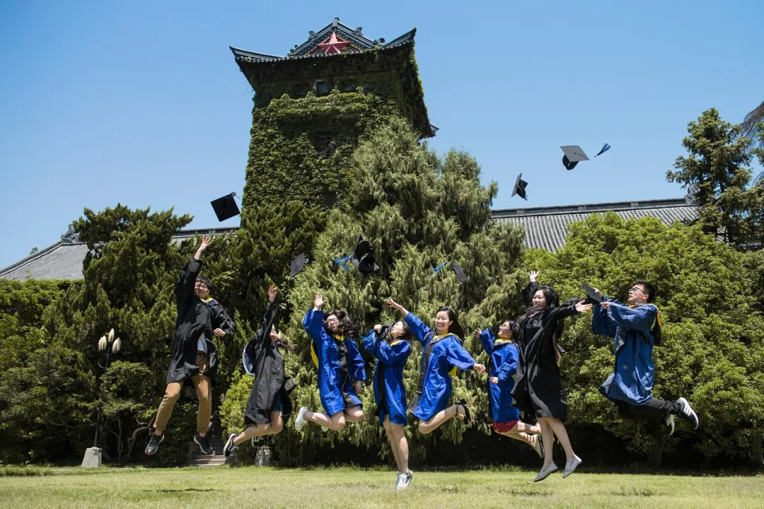 “你为什么非要去上那个南大啊！”“那可是南京大学啊！”