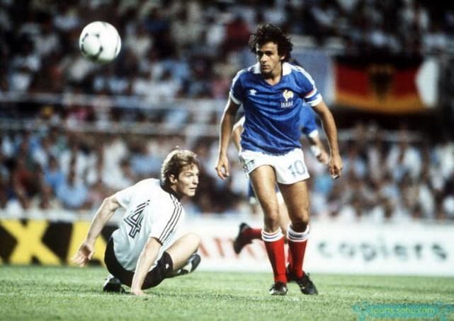 1982足球世界杯（压倒法兰西浪漫的钢铁洪流-简述1982年世界杯西德法国之战）