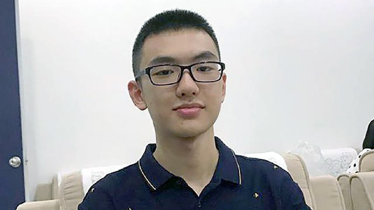 “最帅高考状元”杨晨煜：英语、数学满分，以730分考入清华