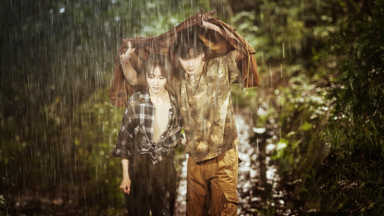 胡冰卿陈星旭姐弟恋疑似分手，单方面取关男方，定情之作还未开播