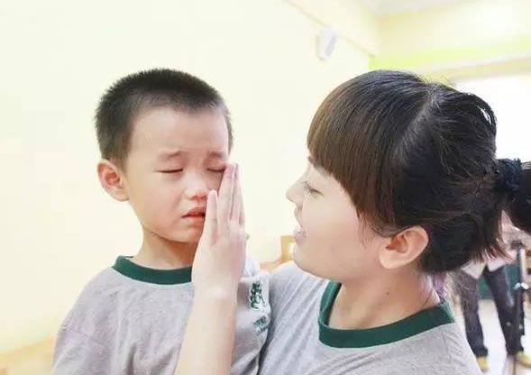 幼师日常：从早到晚，忙到连喝水都得抢时间