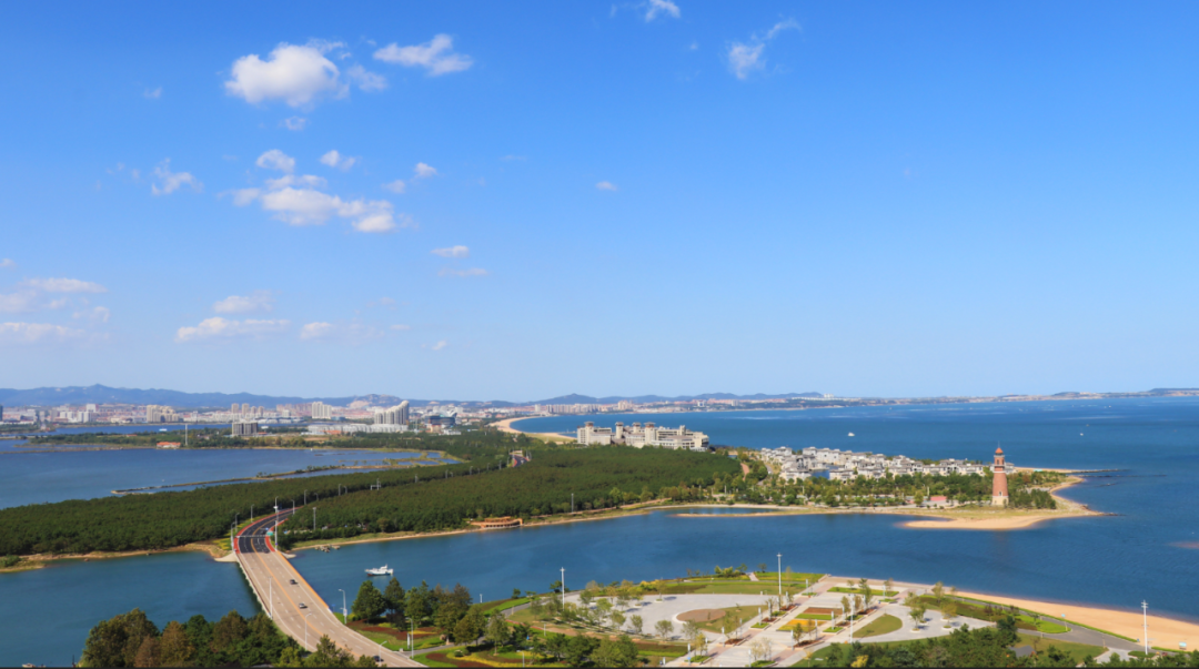 来荣成读大学：在蓝天碧海间绽放最美青春