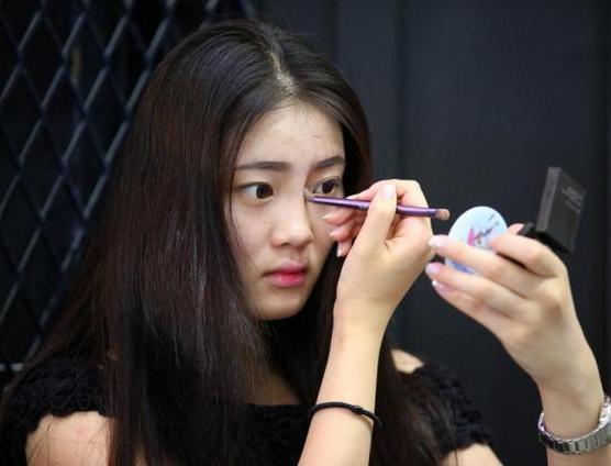 孩子考上本科，四年至少需要花多少钱？算出来的结果值得参考