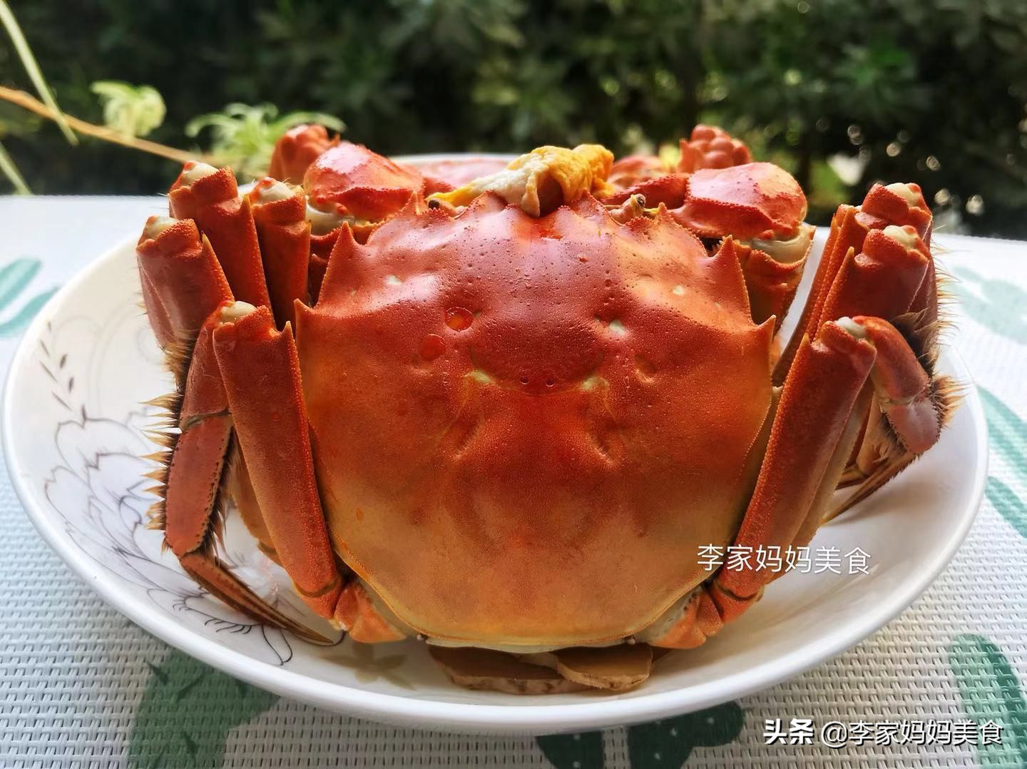 大闸蟹简单美味煮法：清蒸蘸姜醋，肉质鲜嫩香甜