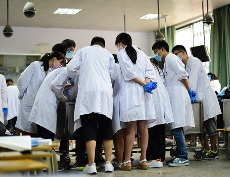 医学院的“四大天王”重新洗牌，榜首排名稳定，另外三所有变化