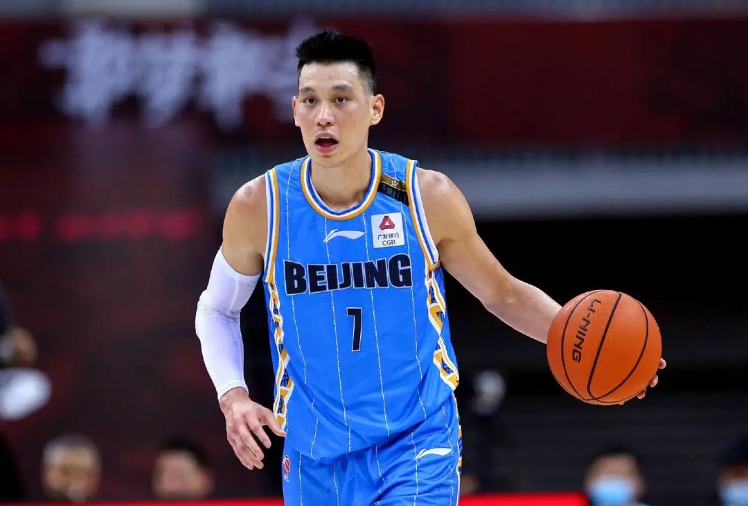 林书豪为什么没人要nba（NBA没人要？签名鞋被一拖再拖？林书豪的生涯真正跌倒了谷底？）