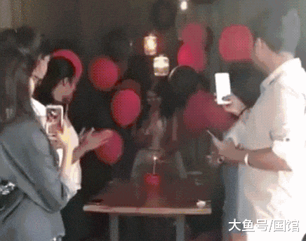 “夺命玩具”入侵校园：孩子一碰就触电，你的孩子可能正在使用