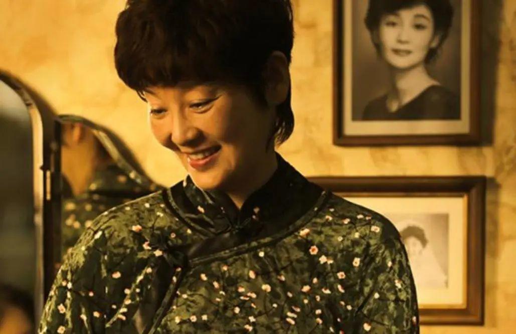 但周佳丽一角,绝对是徐帆履历中一座奇崛的高峰.