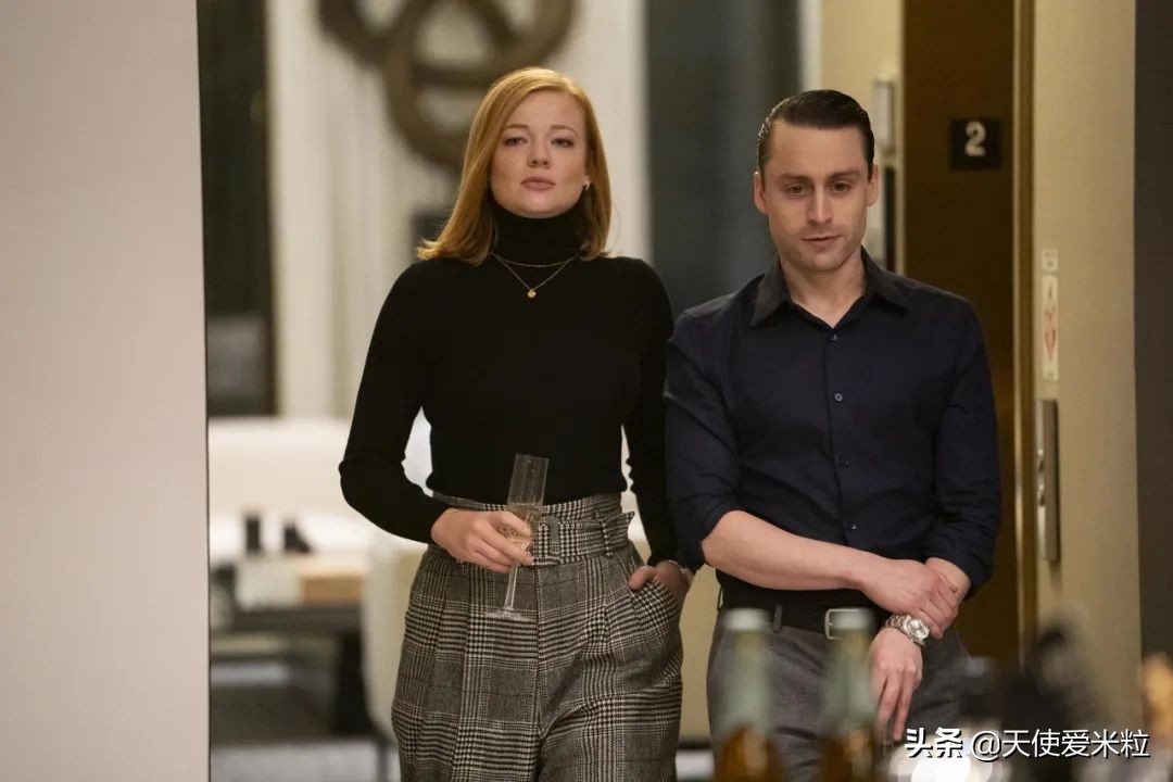 《继承之战》第三季终于来了！长女在戏外悄悄结婚，装饰了《Vogue》的封面。