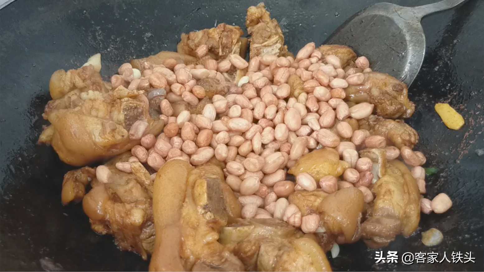 客家传统焖猪脚，拌汁都可以吃3碗饭，做法超简单，4斤带汁吃光光
