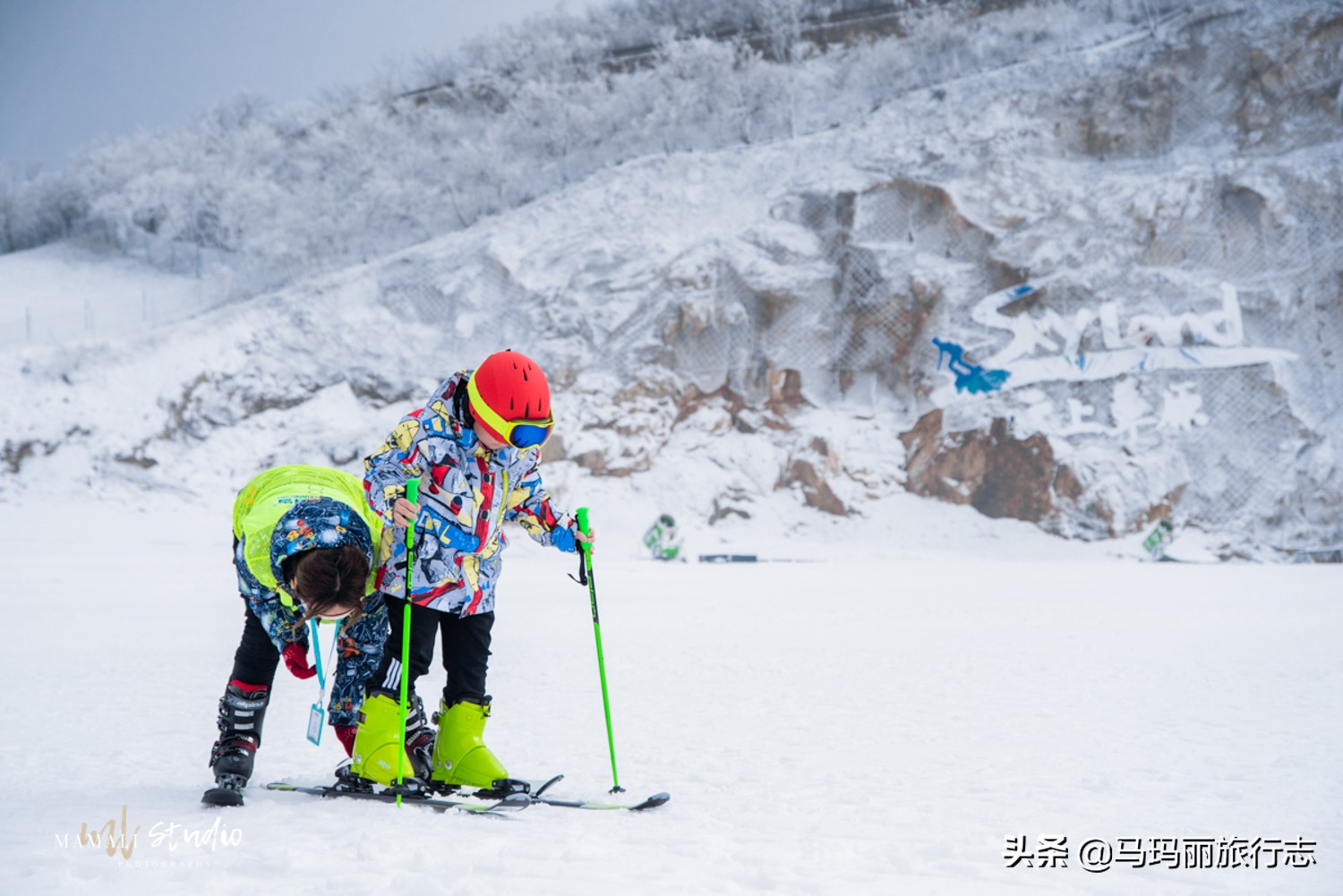 的人更是少之又少,但在云上草原星空滑雪场里,配备了超国内顶级雪具