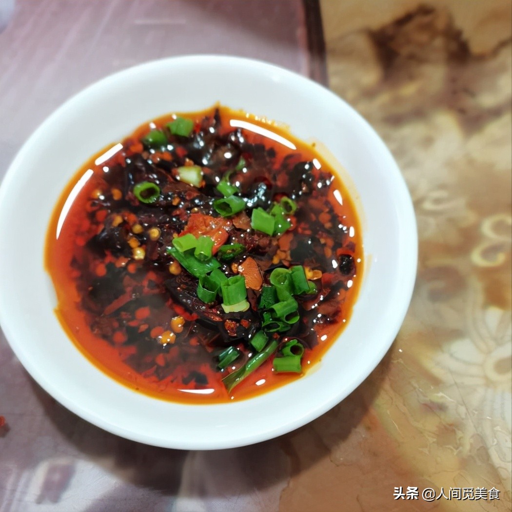 湖南小县城的早餐店，小笼包配海带汤，一年卖出300万个，霸道