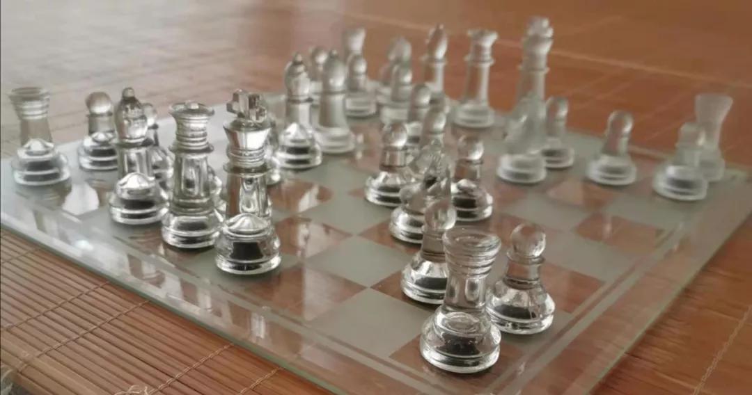 双方战术比拼像象棋比赛(战略与战术)