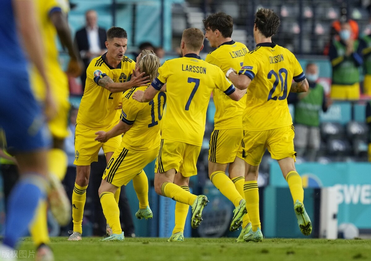 欧洲杯——加时赛补时多夫比克头球绝杀，乌克兰2：1淘汰瑞典