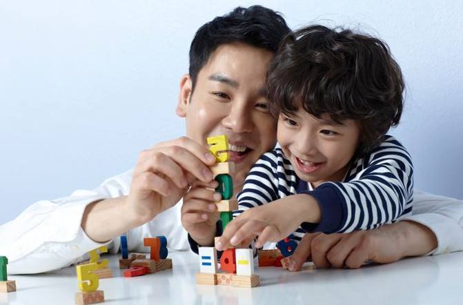 亲子游戏室内3-6岁玩足球(推荐五个好玩的室内亲子游戏,让疫情下的