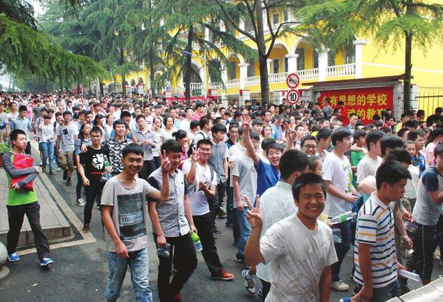 2020年高考语文作文盘点，江苏卷再遭吐槽，考生：看到题目就懵了