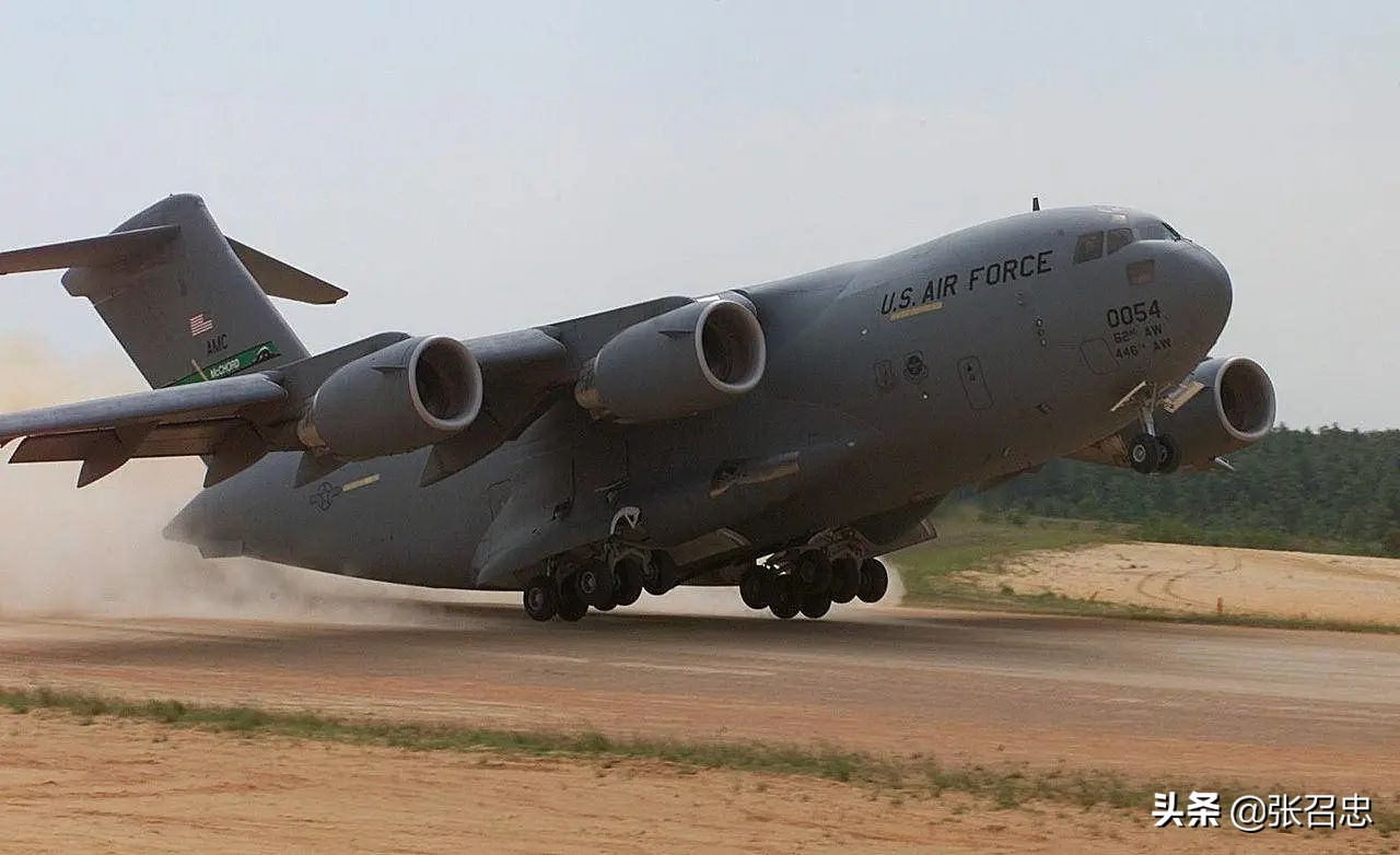 印度为数不多没有摔过的运输机——“环球霸王”C-17 | 图说
