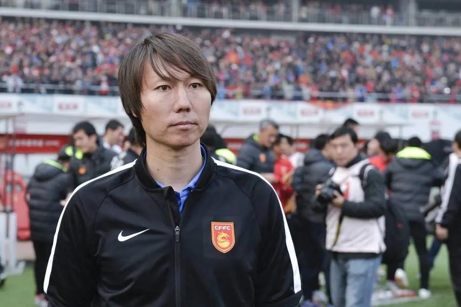 03年国足为什么能进世界杯（李铁的故事：留学到留洋 征战世界杯到备战12强 为中国足球鞠躬尽瘁）