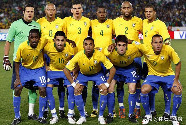 为何10年世界杯巴西队没带上大小罗？球迷：因主帅邓加心胸狭窄
