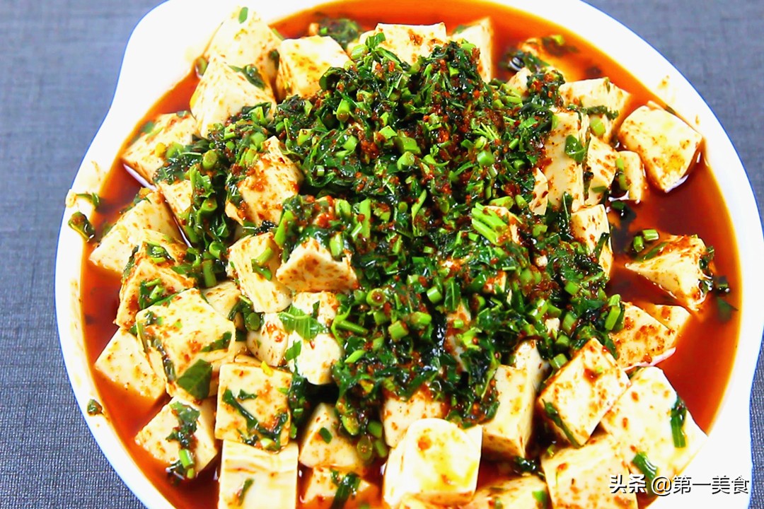 香椿怎么吃，焯不焯水看你怎么选，和豆腐伴着吃，真香