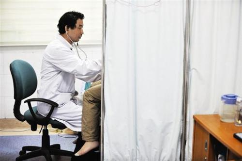 男医生给做“阴超”，是种什么体验？孕妇：比女医生检查得更细致