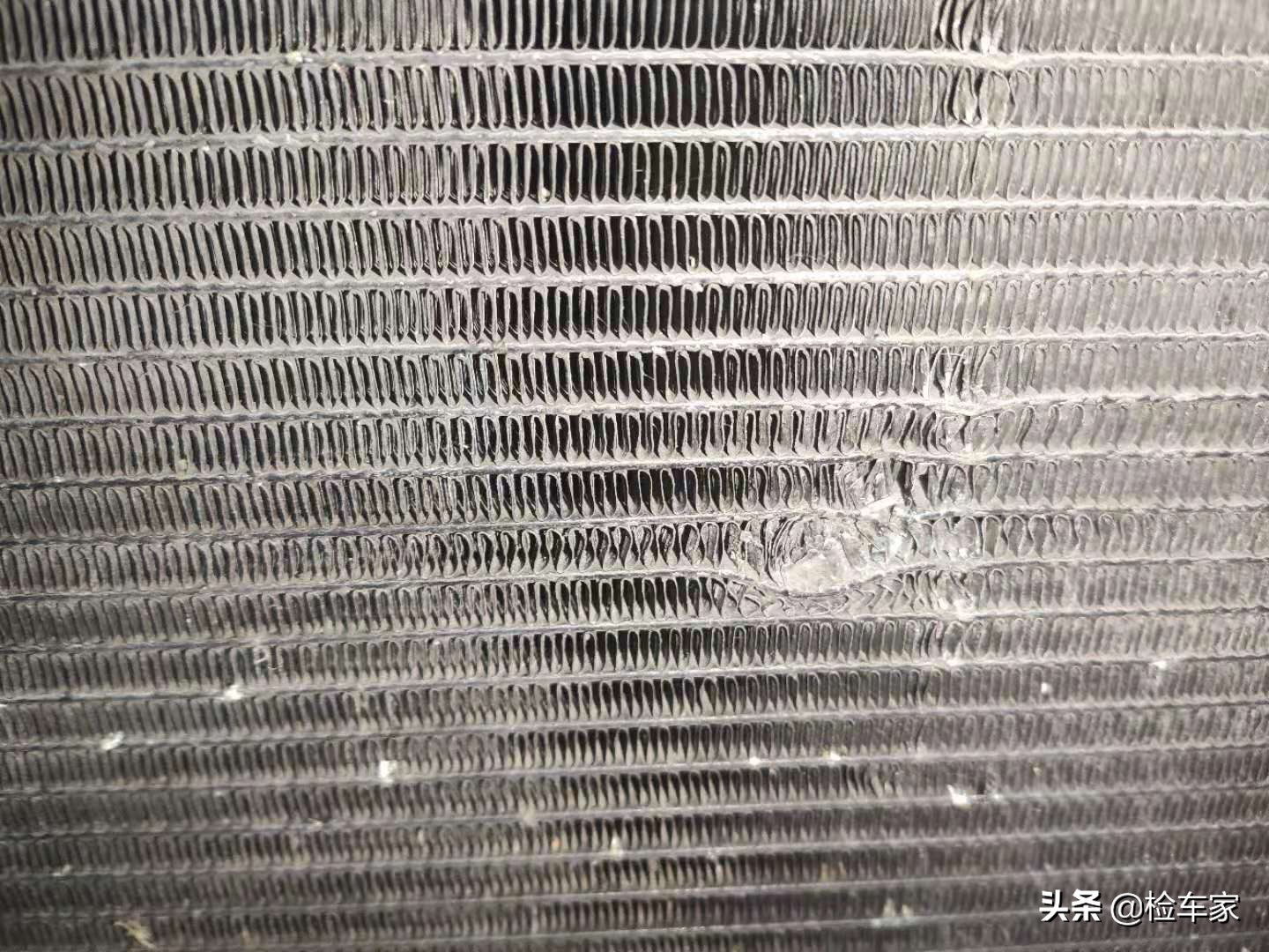 套路还是乌龙？检测师：这辆二手奥迪A7的外观不对劲，车商退定金