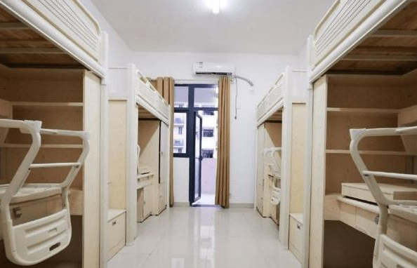 大学学生宿舍床多宽（大一新生开学要注意）