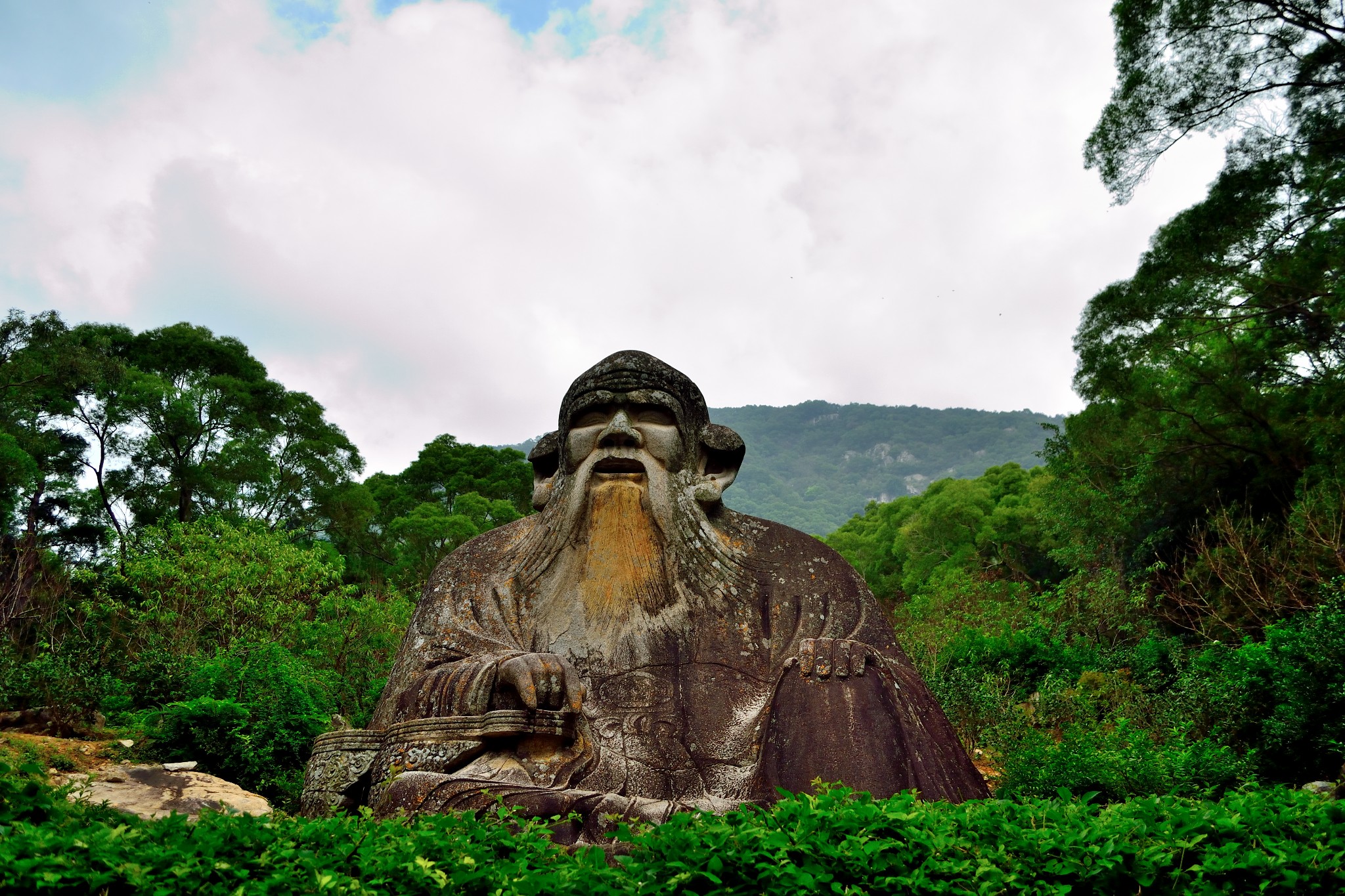 发个定位就能称霸朋友圈，这个景区超级霸气，一张照片说明一切