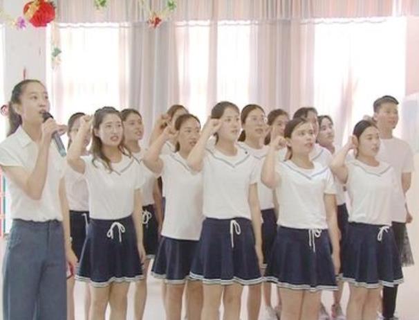 深圳一幼师晒食堂菜火了，整齐划一5天不重样，家长看后想去蹭饭