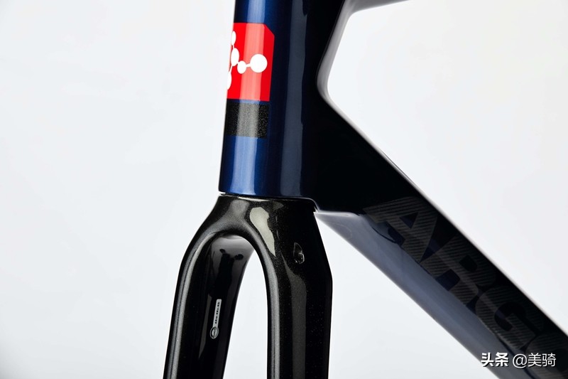 新型ARGON18可以全功能地在公路车上发售，更加坚硬，更加持久。