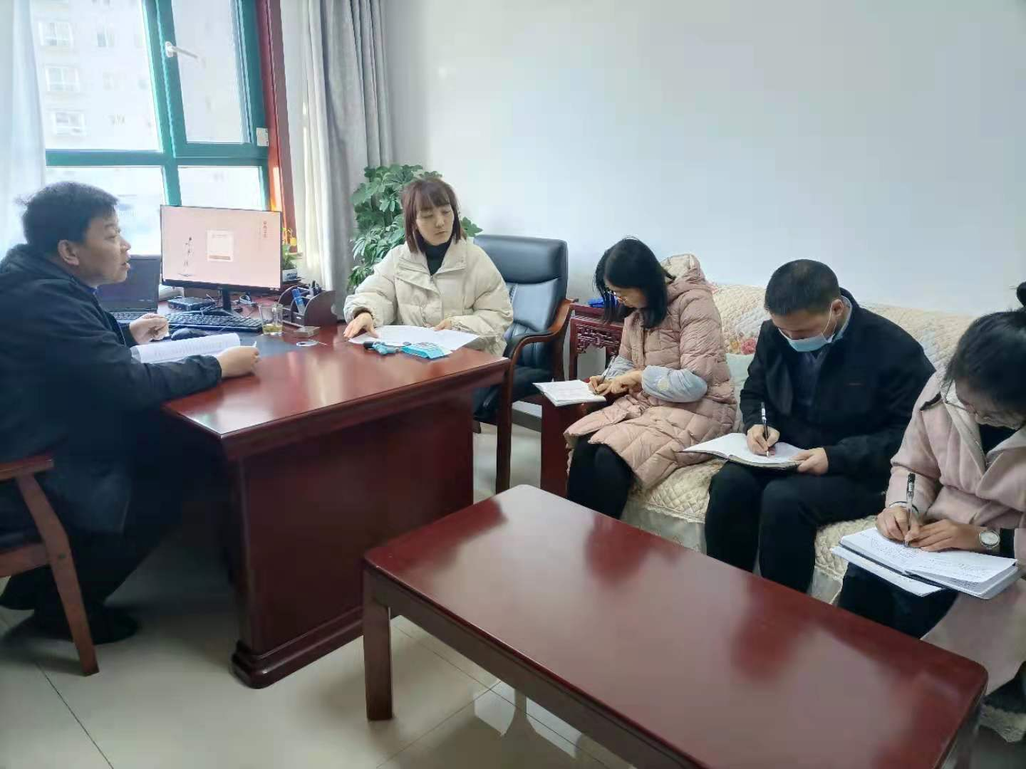明确定位充分发挥“业务中枢”职能作用——商洛市院综合业务部认真贯彻落实全市检察机关第二次案管会精神