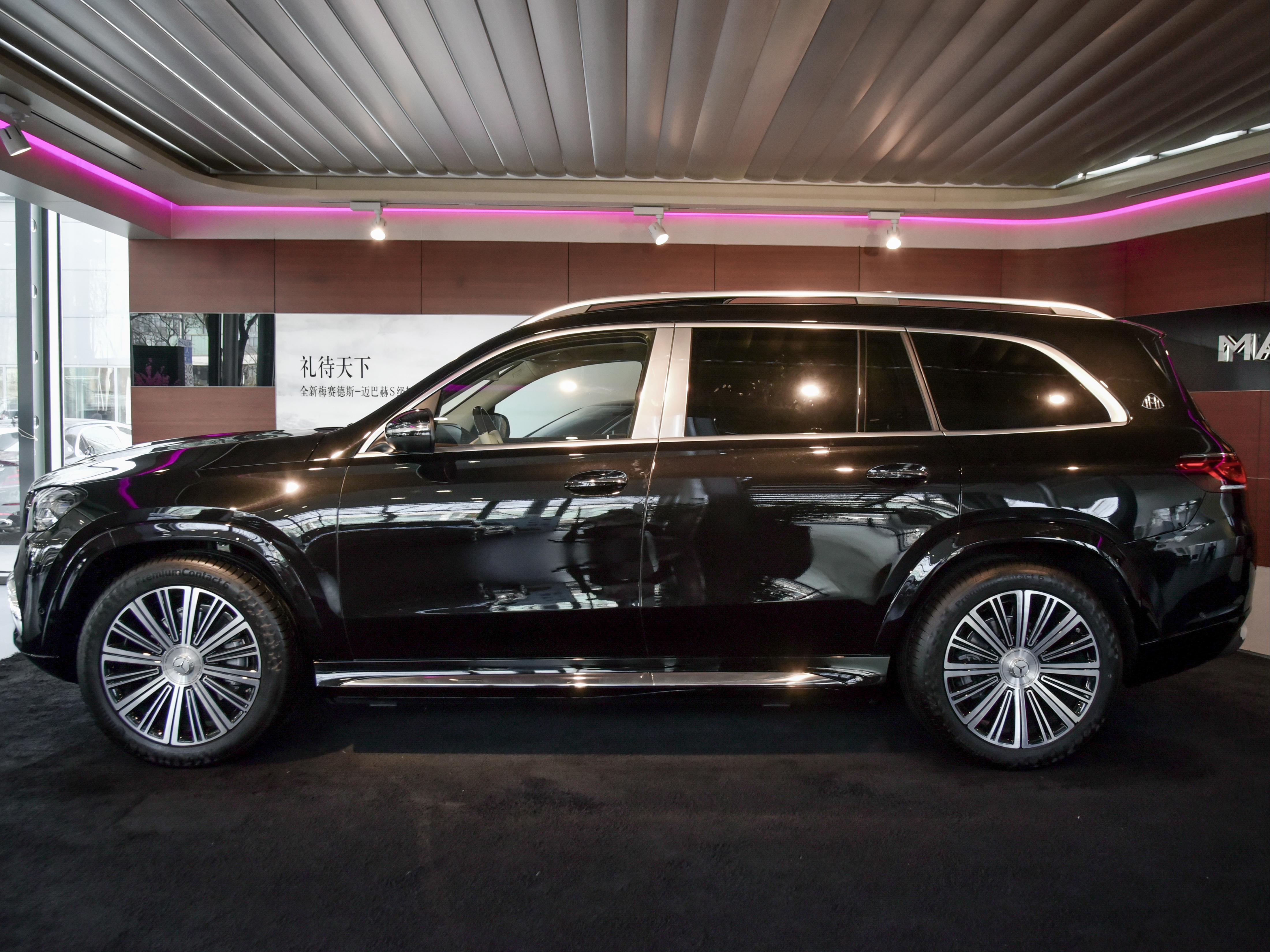 进口旗舰大型suv,后排按摩,纯"大奔",带你看奔驰迈巴赫gls级