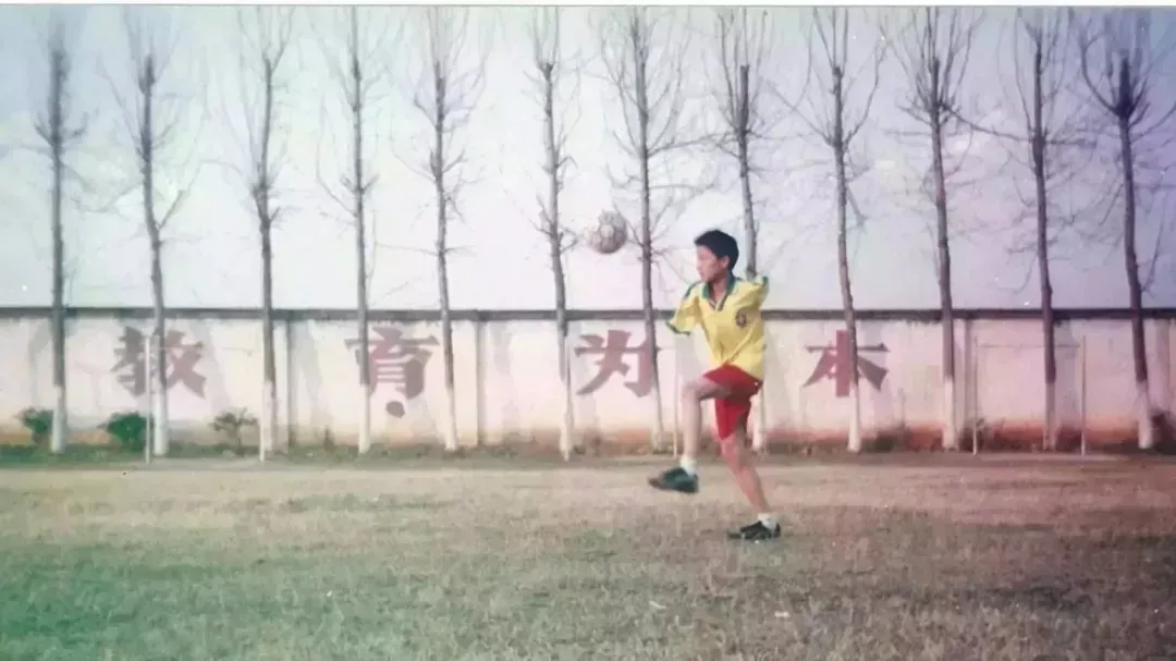 10年前，那个用脚高考轰动全国的文科状元，如今怎样了？