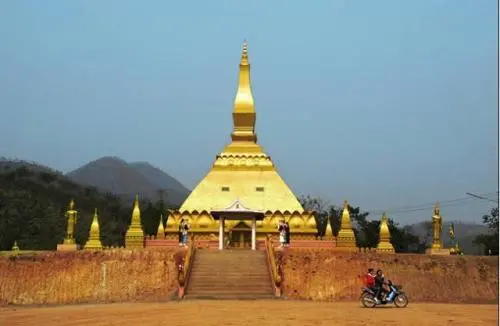 琅南塔老挝地广人稀,人口密度极低,它的国土面积已经超过英国,但人口