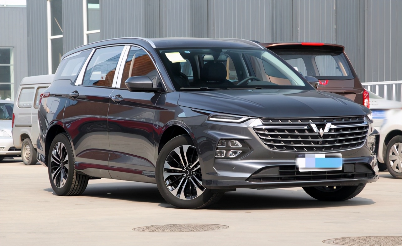 五菱之光6400C3（11）实用型微面，经济省油，载物好帮手