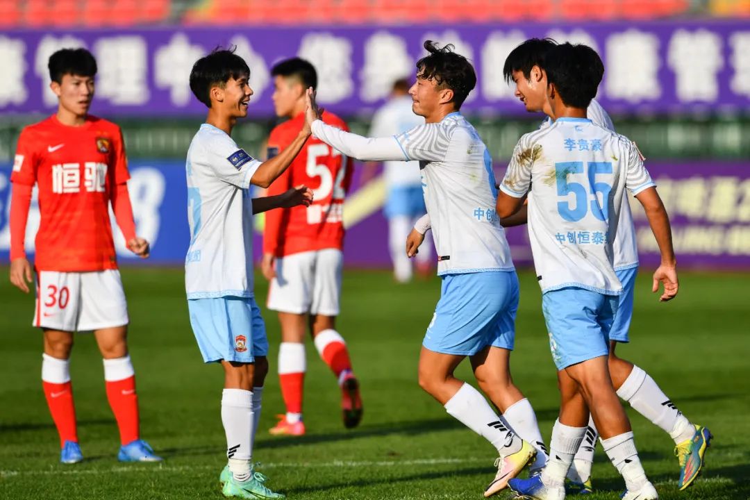 中乙为什么输给中超（争冠豪门不如中甲中乙？一原因暴露中超寒冬现状）